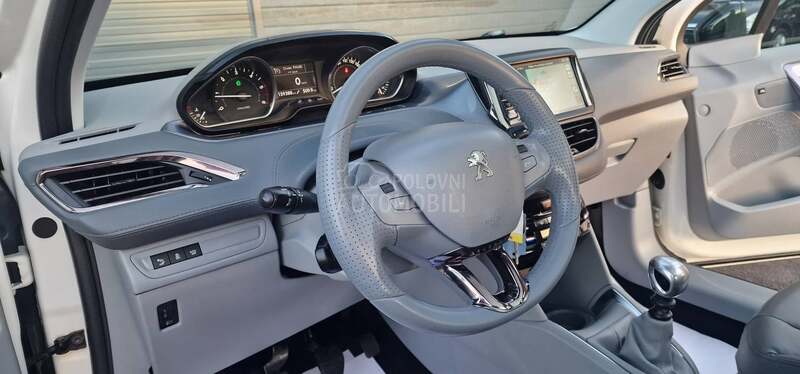Peugeot 208 1.6 eHdi Feline/F.ul