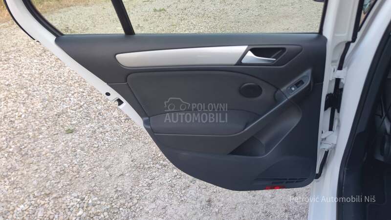 Volkswagen Golf 6 1.6 TDi /BLUEMOTION/