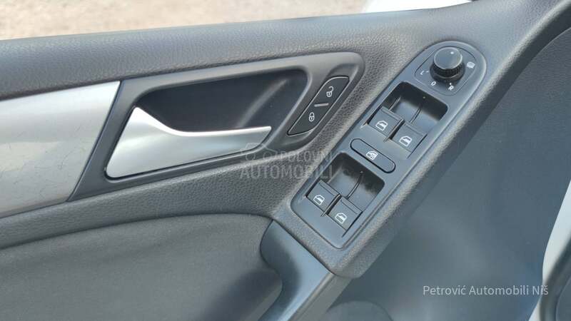 Volkswagen Golf 6 1.6 TDi /BLUEMOTION/