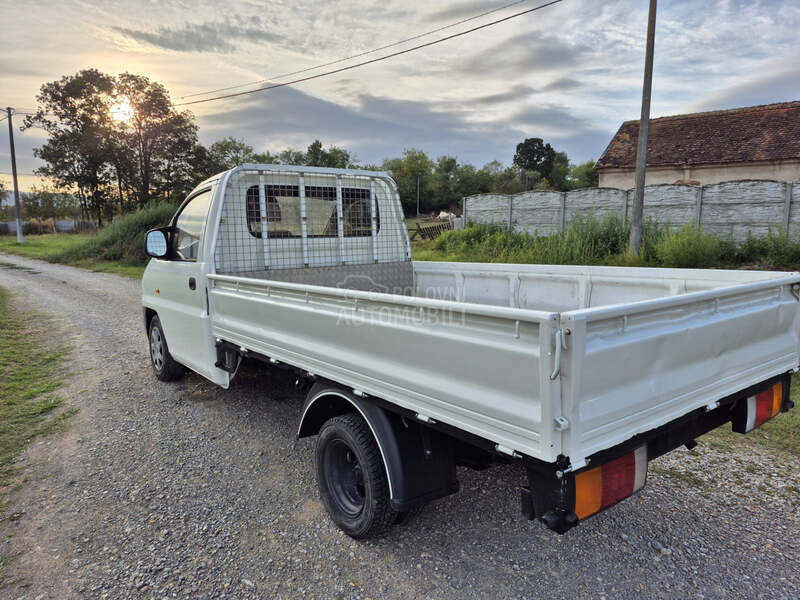 Hyundai H-1 2.5d