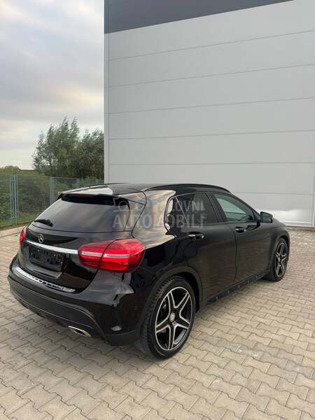 Mercedes Benz GLA 220 AMG 4MATIC