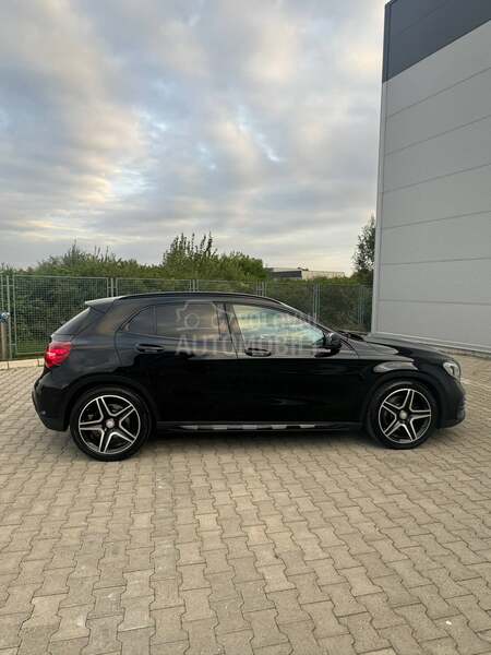 Mercedes Benz GLA 220 AMG 4MATIC