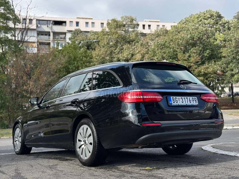 Mercedes Benz E 200 