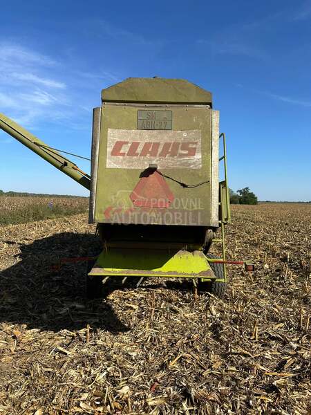 Claas Dominator 76