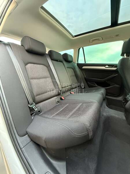 Volkswagen Passat B8 1.6tdi/LED/PANO/DSG