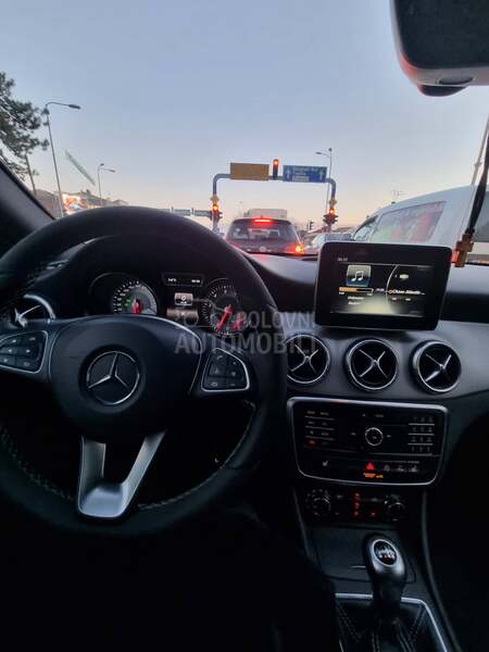 Mercedes Benz CLA 180 1.6