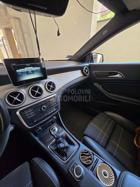 Mercedes Benz CLA 180 1.6