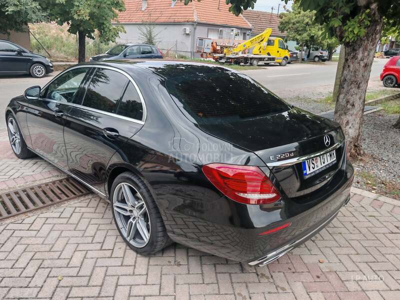 Mercedes Benz E 220 