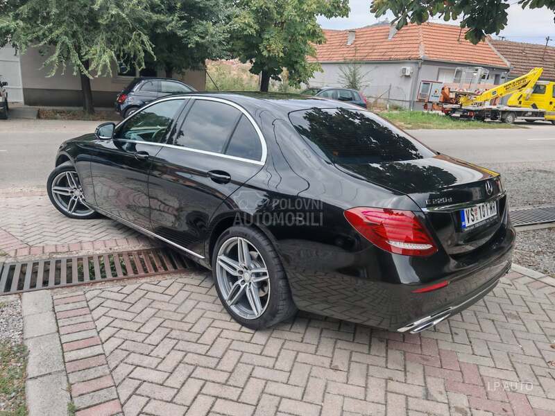Mercedes Benz E 220 