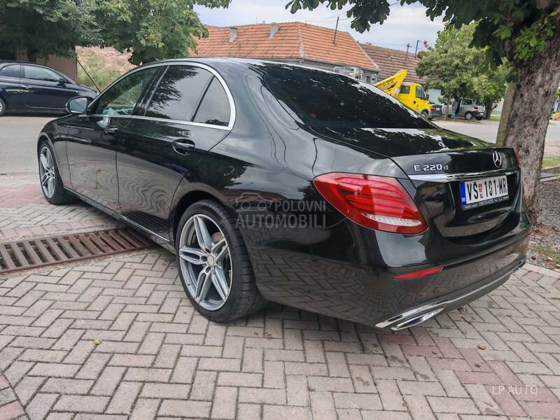 Mercedes Benz E 220 