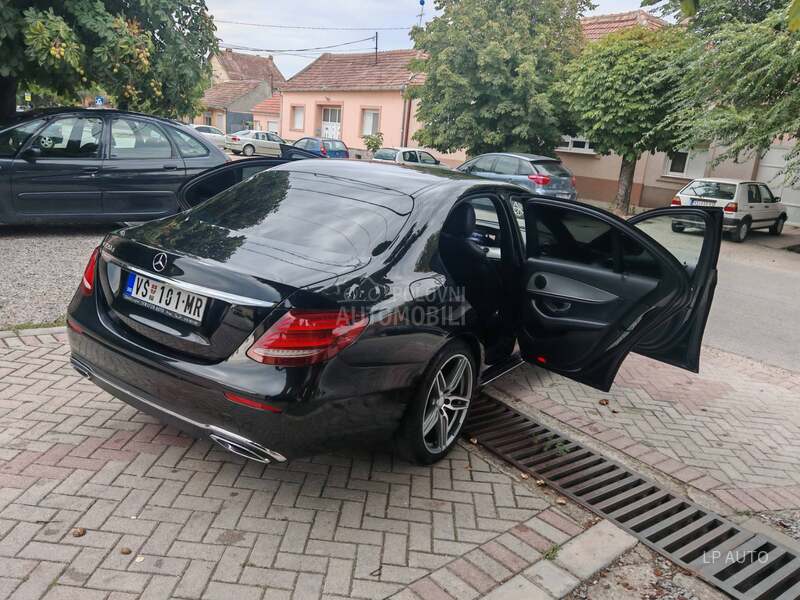 Mercedes Benz E 220 