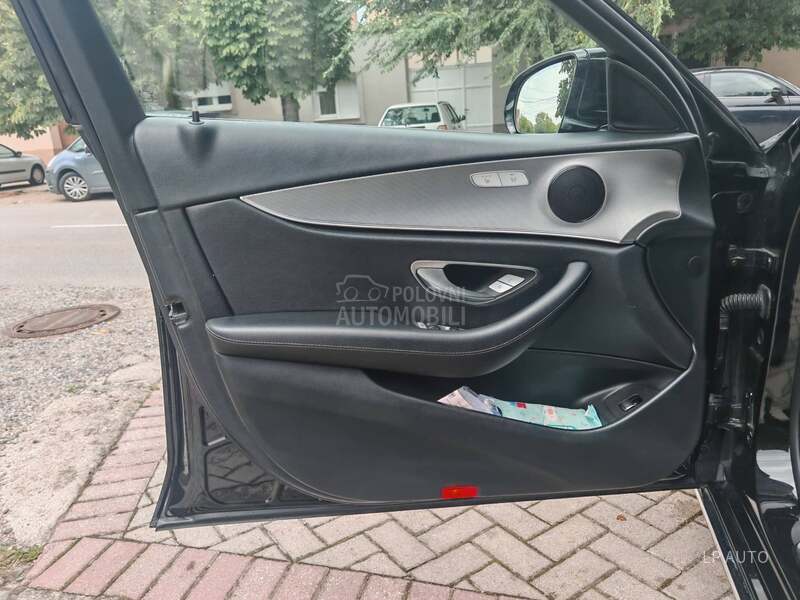 Mercedes Benz E 220 