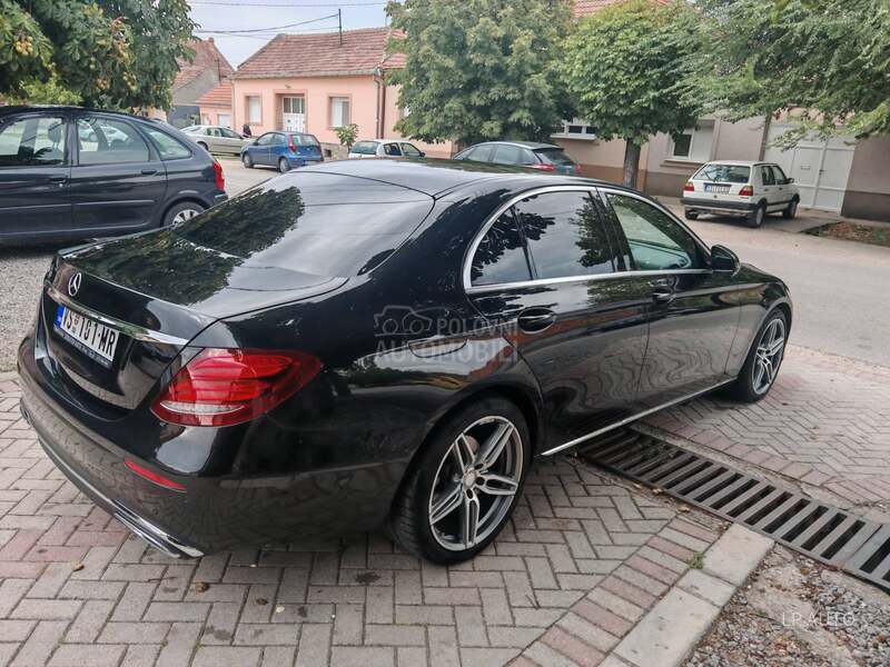 Mercedes Benz E 220 
