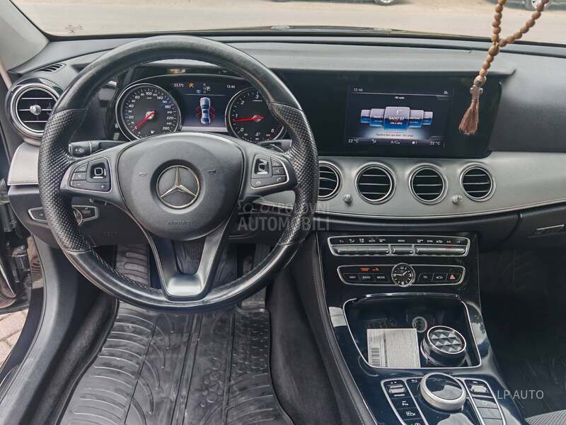 Mercedes Benz E 220 