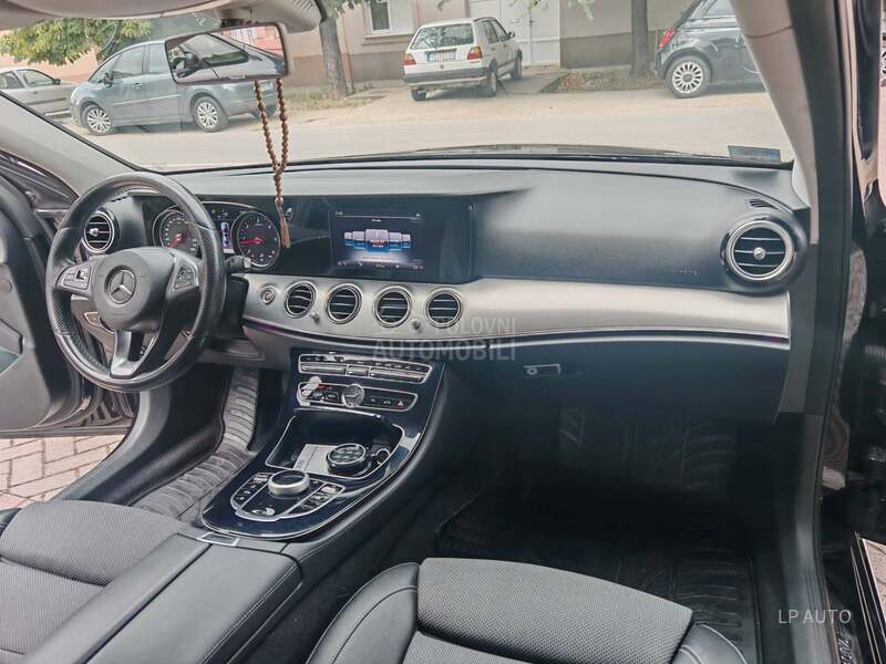 Mercedes Benz E 220 