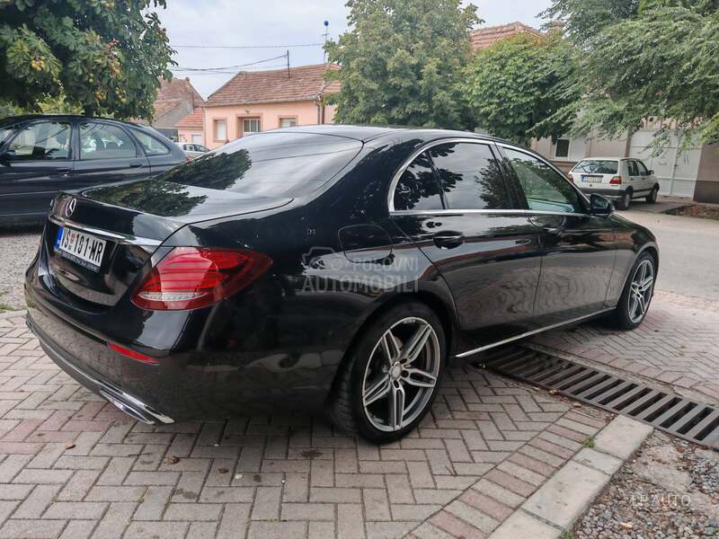 Mercedes Benz E 220 