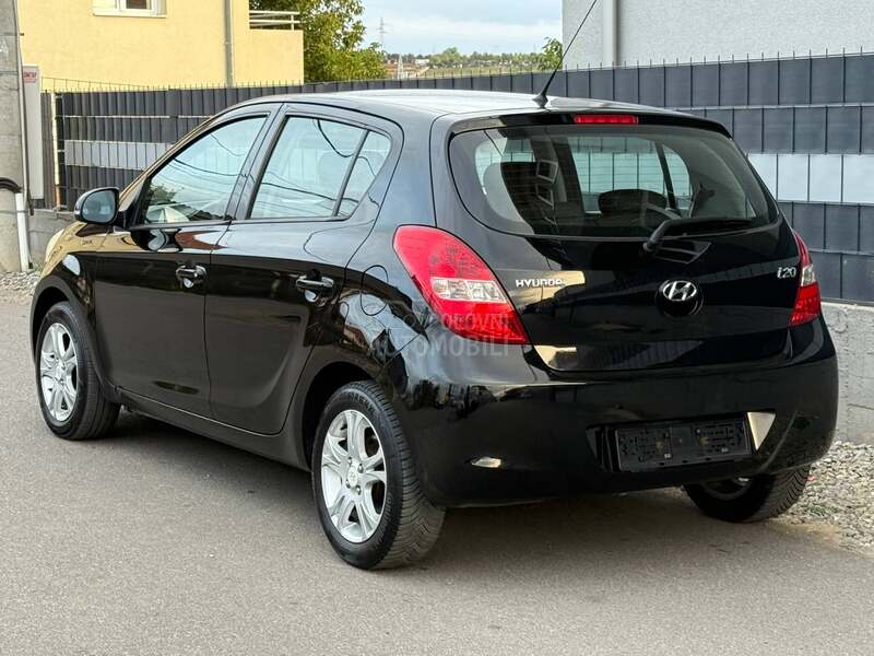 Hyundai i20 1.2 NAVl SWlSS
