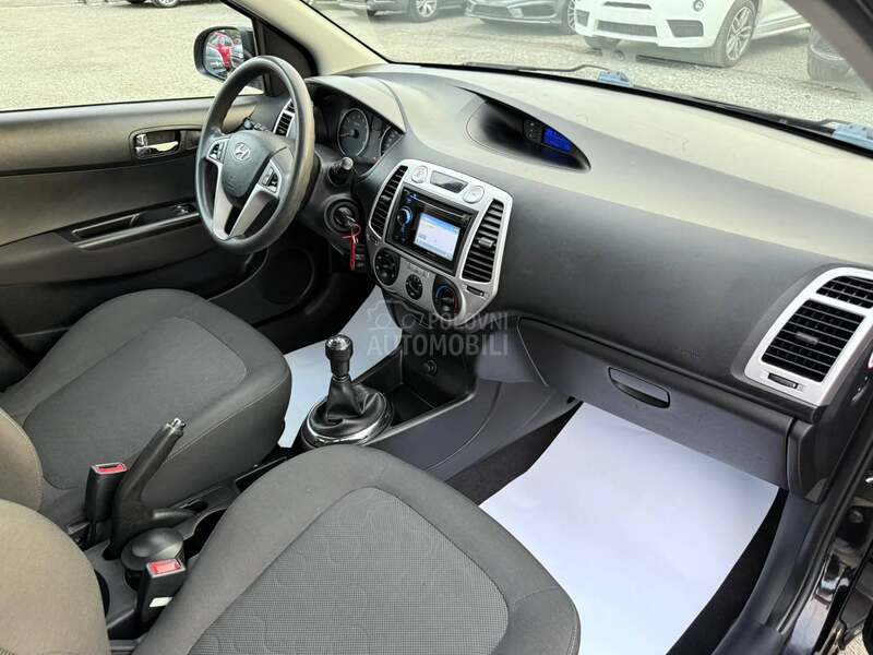 Hyundai i20 1.2 NAVl SWlSS