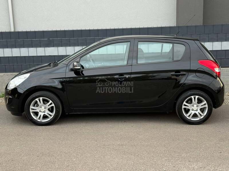 Hyundai i20 1.2 NAVl SWlSS
