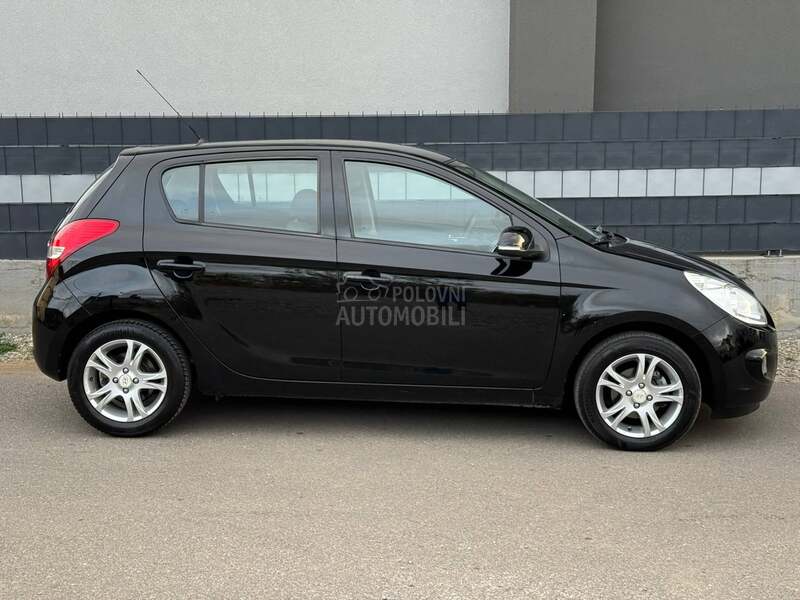 Hyundai i20 1.2 NAVl SWlSS