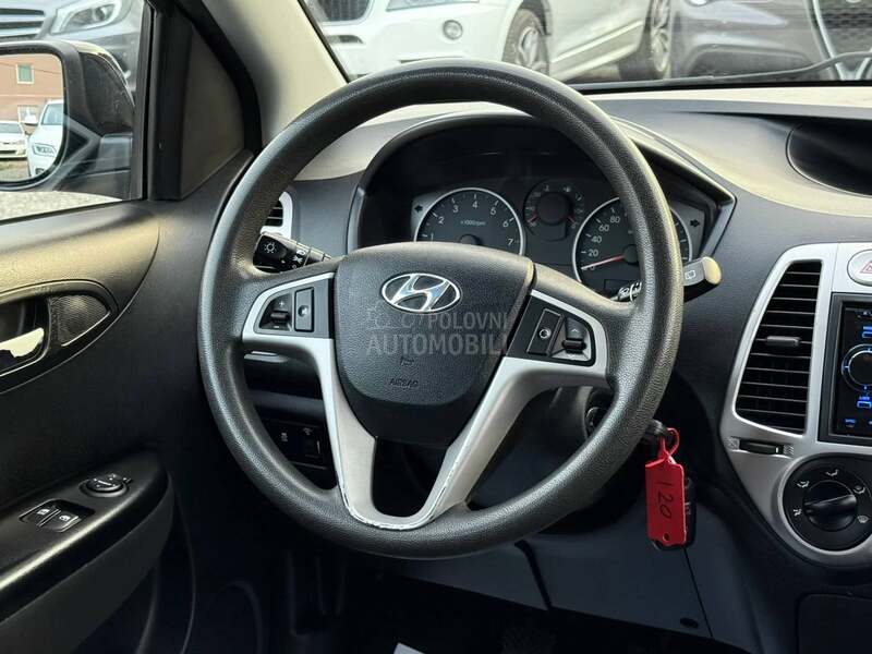 Hyundai i20 1.2 NAVl SWlSS