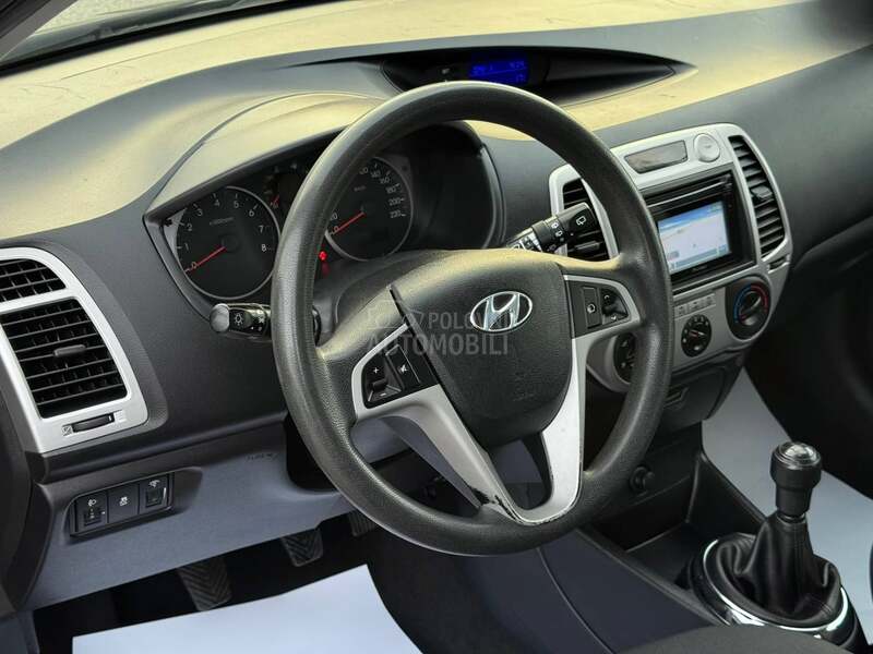 Hyundai i20 1.2 NAVl SWlSS