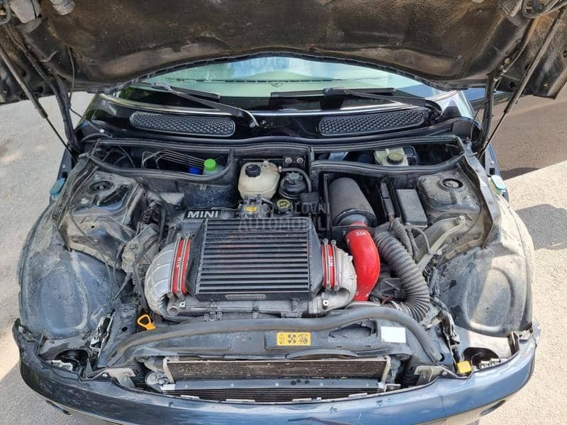 MINI Cooper S 1.6 // 225
