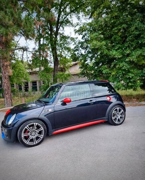 MINI Cooper S 1.6 // 225