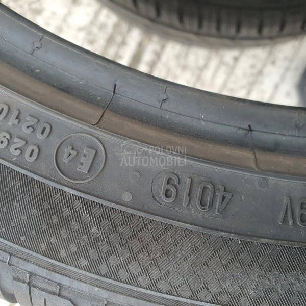 Semperit 215/45 R17 Letnja