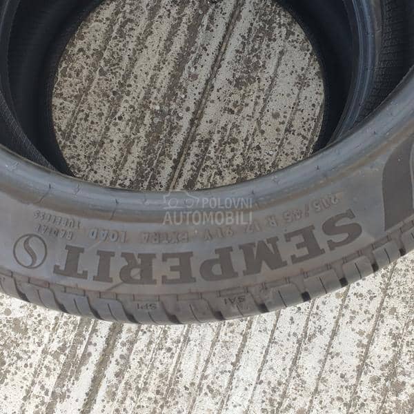 Semperit 215/45 R17 Letnja