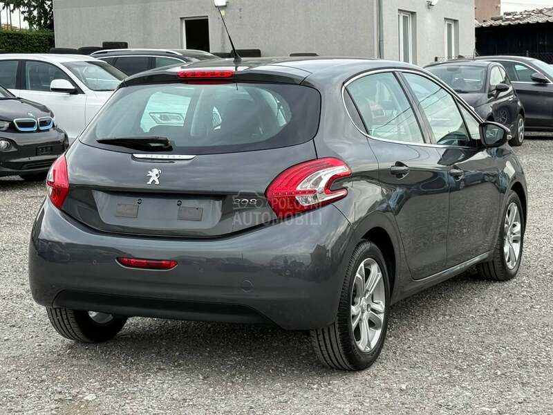 Peugeot 208 1.2 NAVl ALLURE
