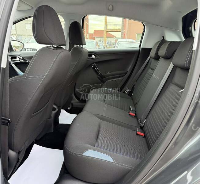 Peugeot 208 1.2 NAVl ALLURE