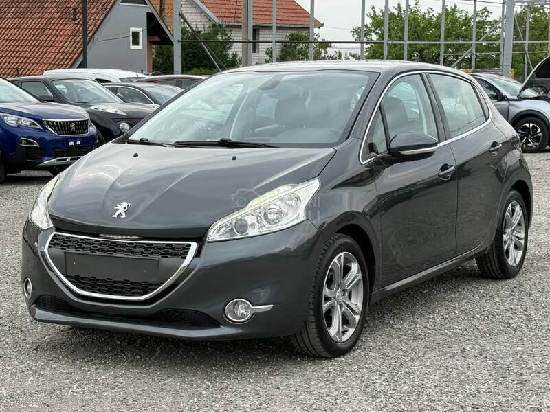 Peugeot 208 1.2 NAVl ALLURE
