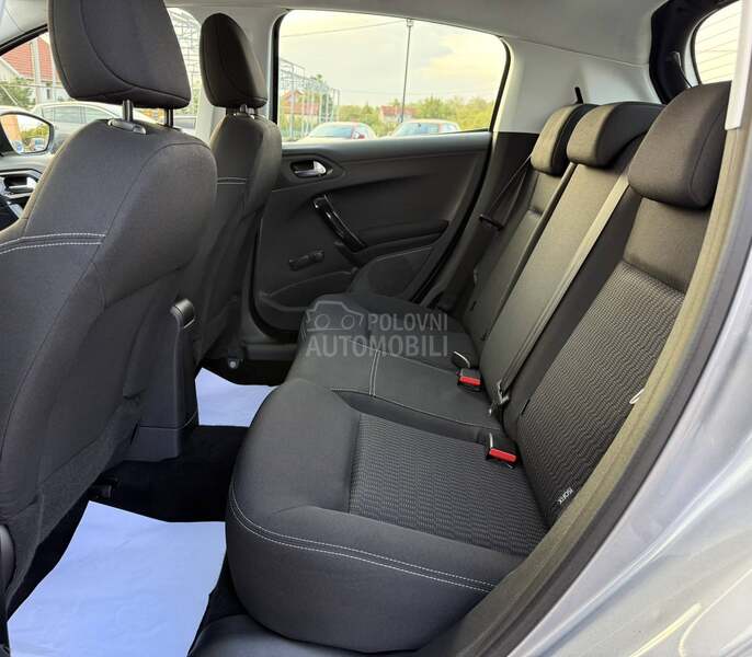 Peugeot 208 1.2 NAVl RESTYLING