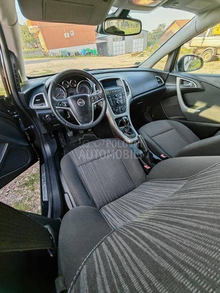 Opel Astra J 