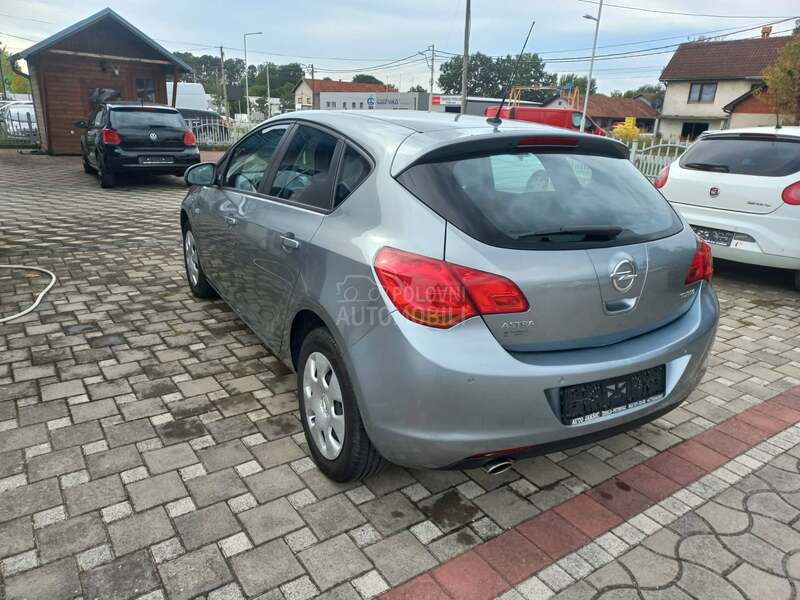 Opel Astra J 1400  net
