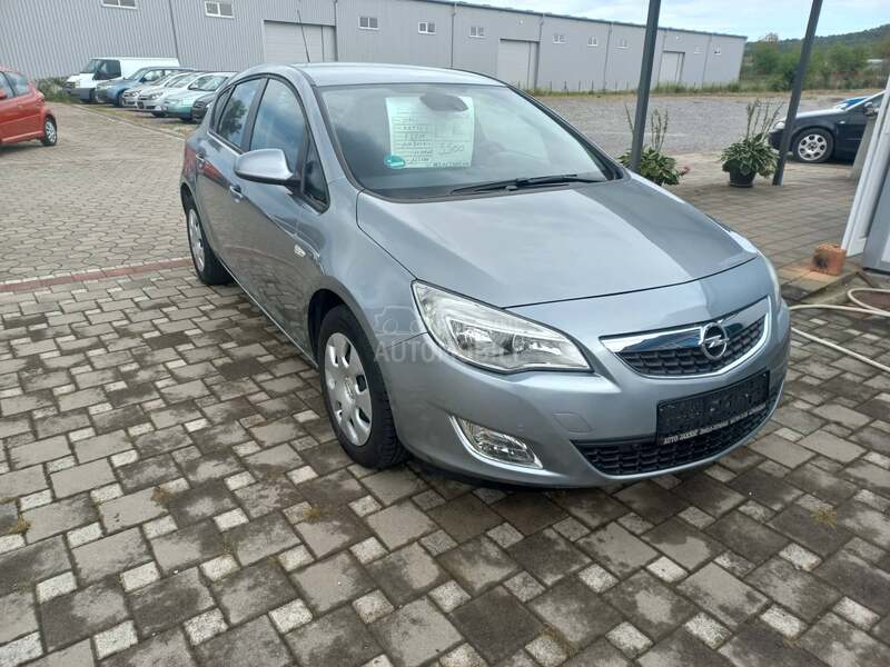 Opel Astra J 1400  net