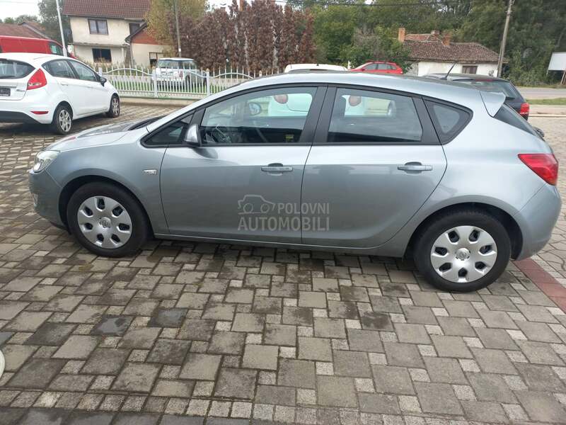 Opel Astra J 1400  net