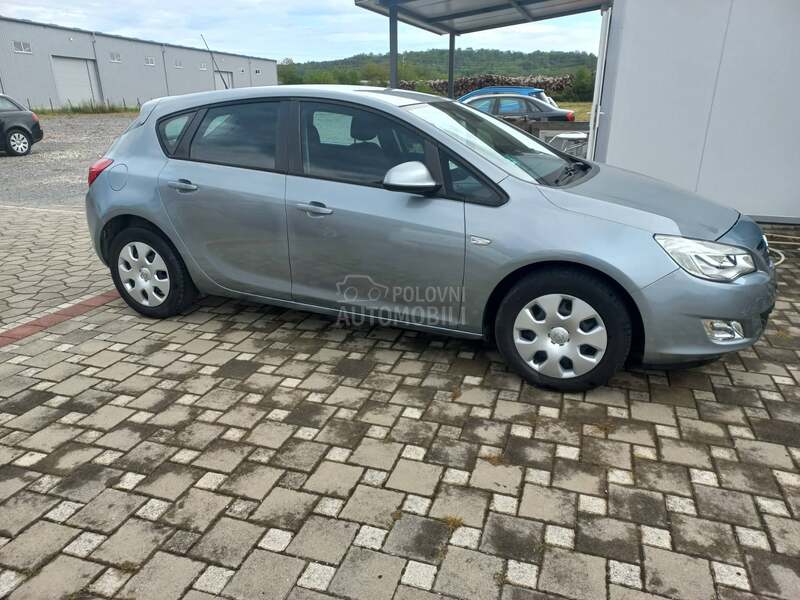 Opel Astra J 1400  net