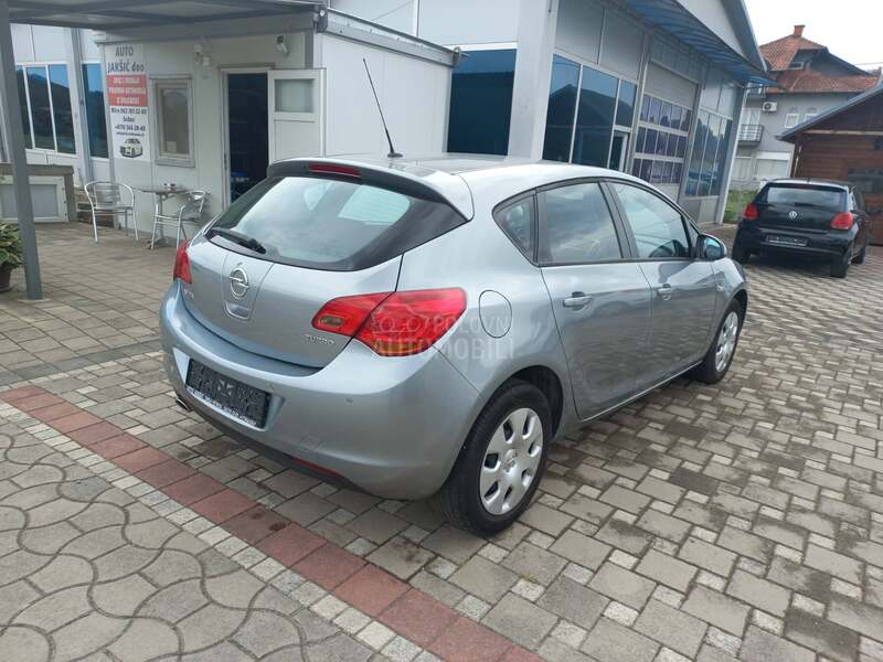 Opel Astra J 1400  net