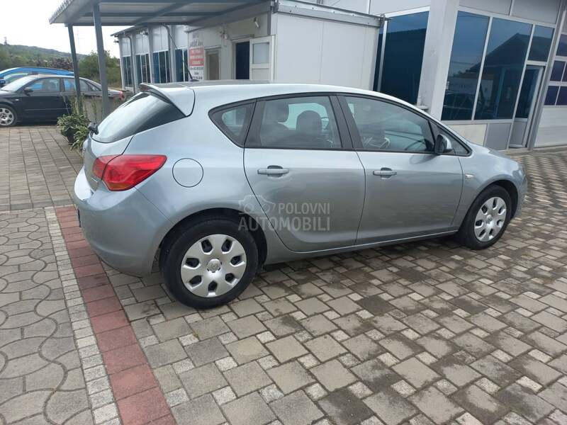 Opel Astra J 1400  net