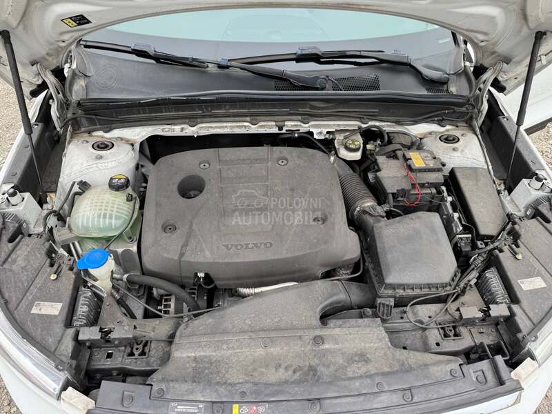 Volvo XC40 Momentum Pro