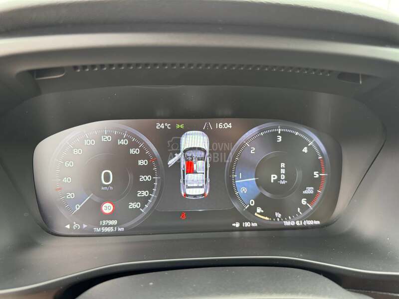 Volvo XC40 Momentum Pro