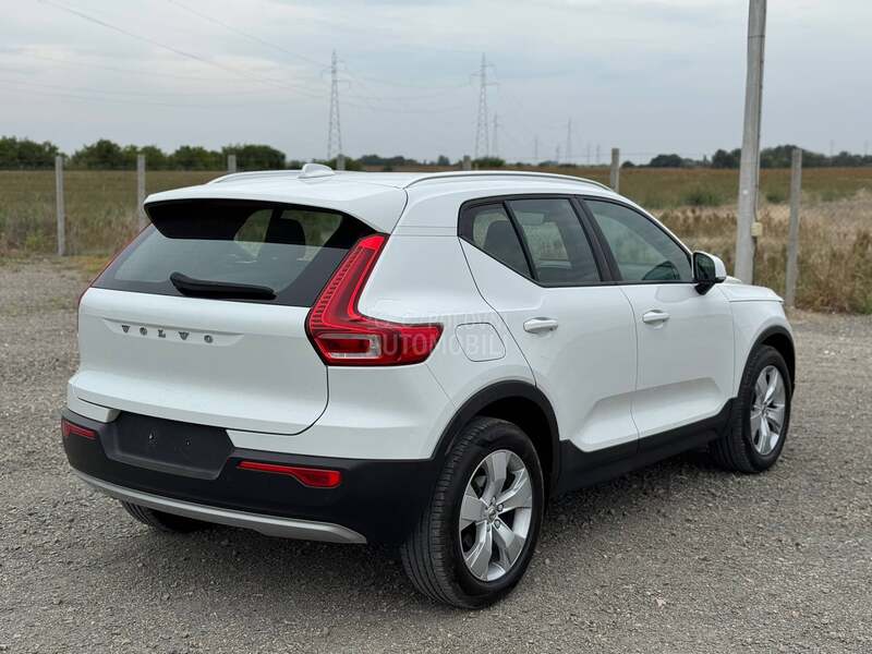 Volvo XC40 Momentum Pro