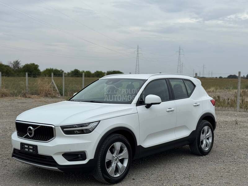 Volvo XC40 Momentum Pro