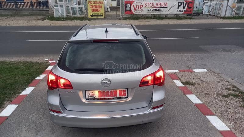 Opel Astra J 1.4 eko auto CH