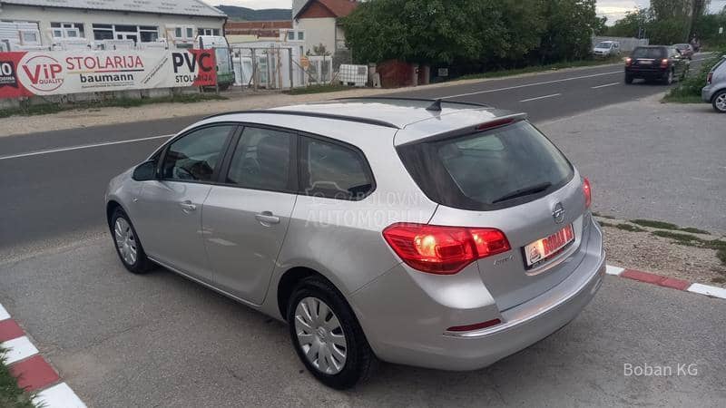 Opel Astra J 1.4 eko auto CH