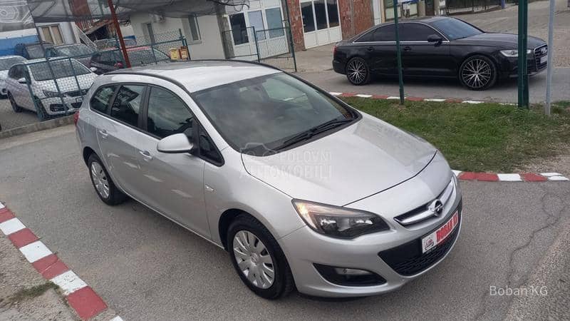 Opel Astra J 1.4 eko auto CH