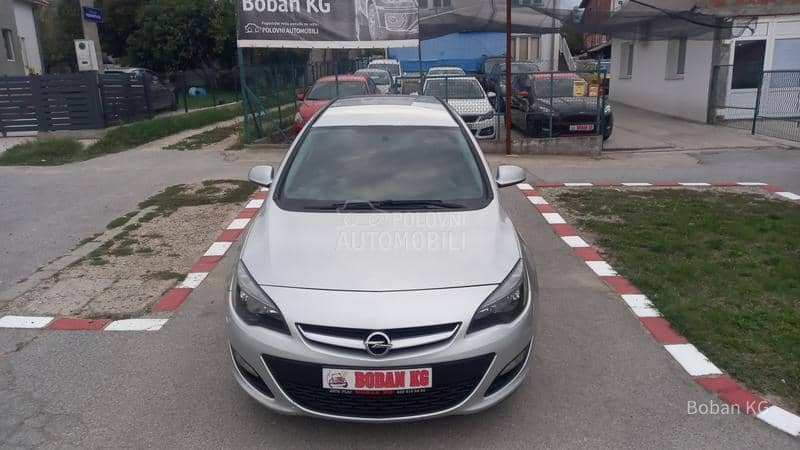 Opel Astra J 1.4 eko auto CH