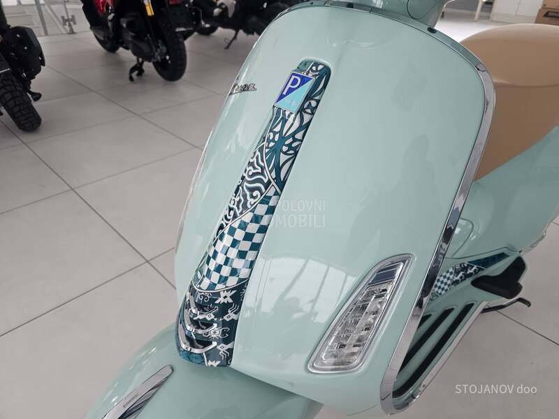 Vespa PRIMAVERA BATIK